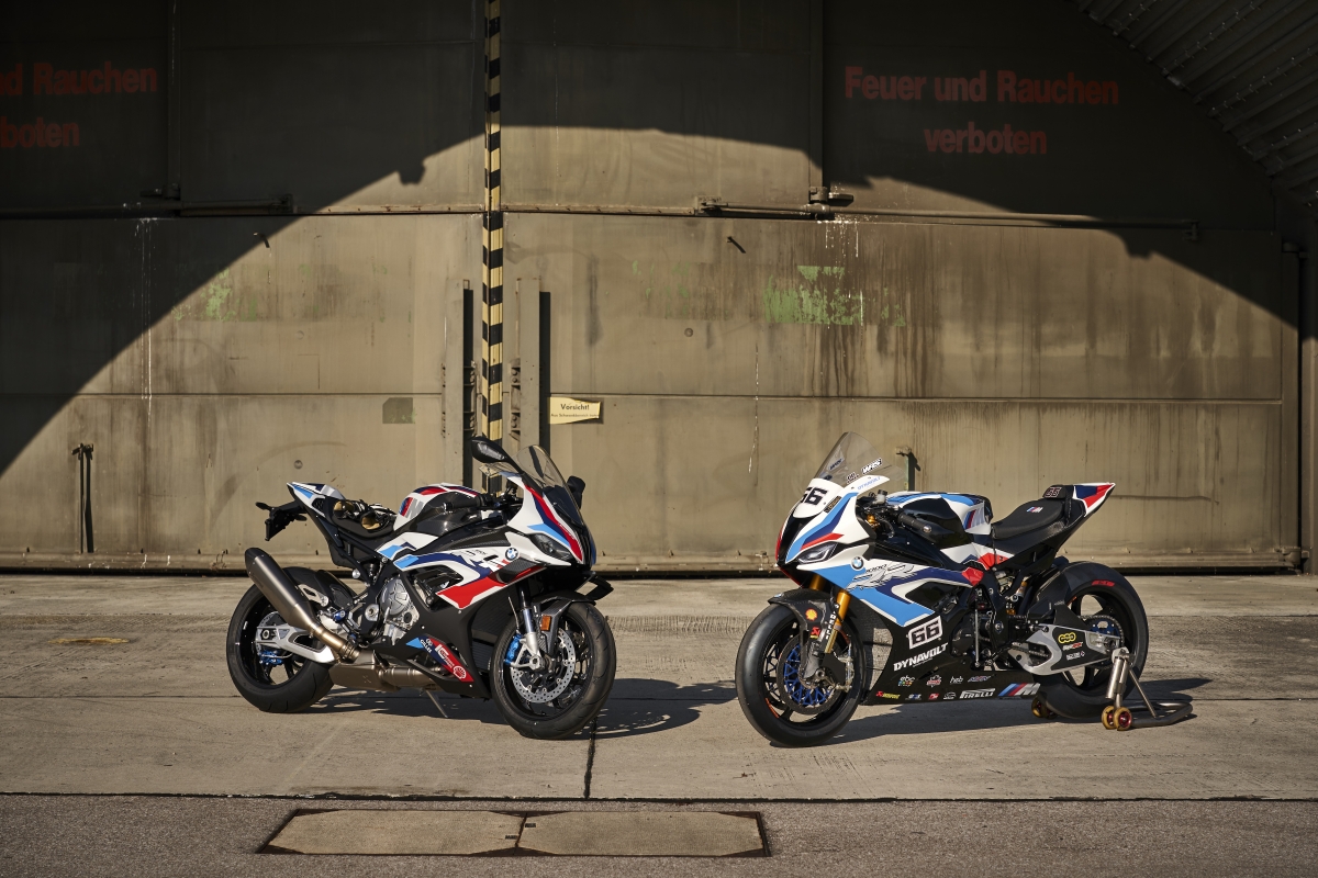 Chiếc M1000RR vừa được BMW ra mắt là chiếc xe hai bánh đầu tiên của hãng này mang trên mình thương hiệu M trứ danh. 