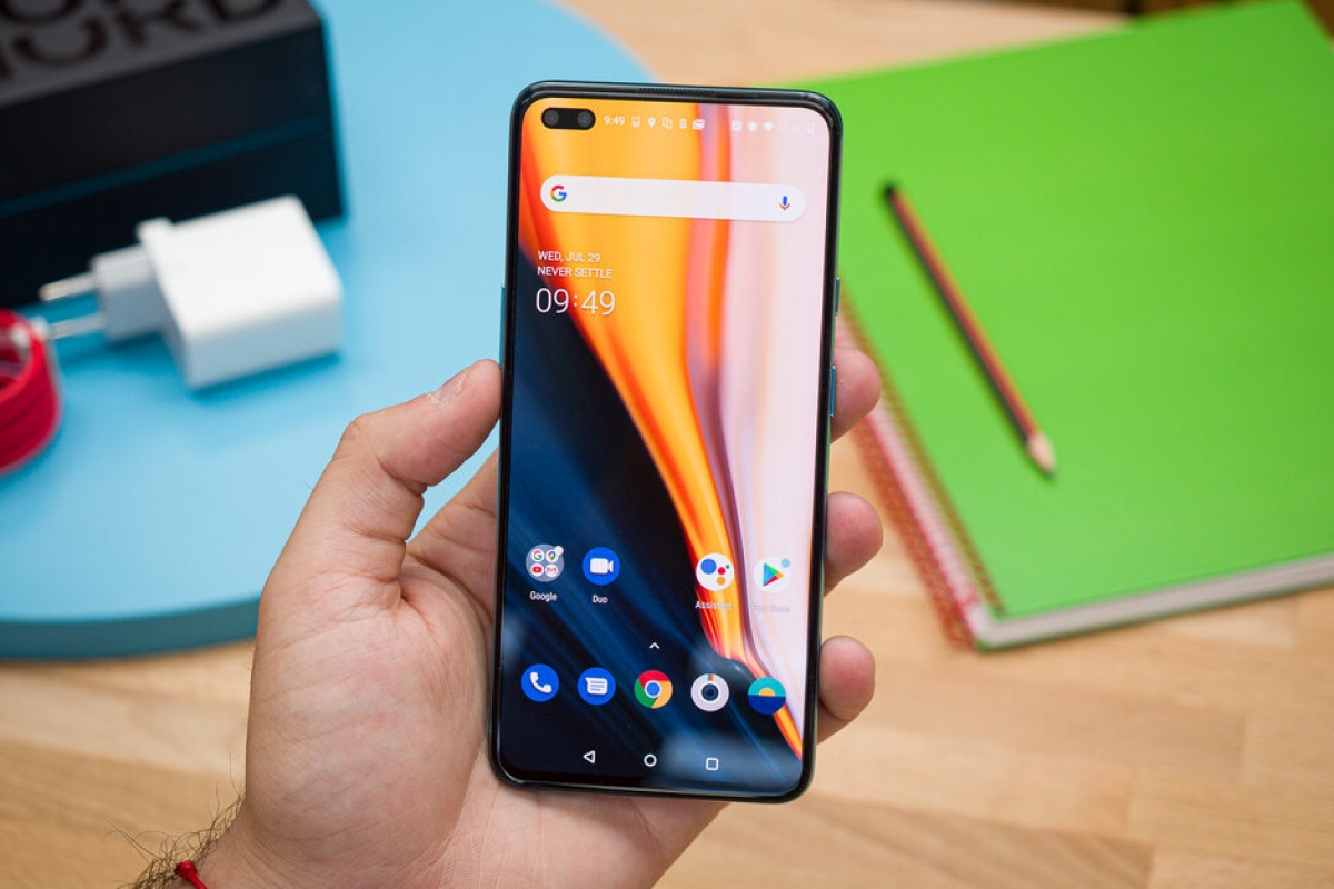 OnePlus Nord cũng gây ấn tượng với mức giá tầm trung nhưng lại cung cấp màn hình AMOLED 90Hz, chip hỗ trợ 5G, sạc siêu nhanh và hệ thống camera tốt./.