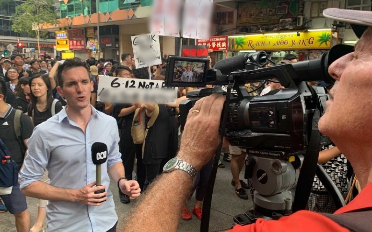 Phóng viên thường trú của Hãng tin ABC Bill Birtles, một trong hai nhà báo cuối cùng của Australia đã rời khỏi Trung Quốc. Ảnh: ABC News.