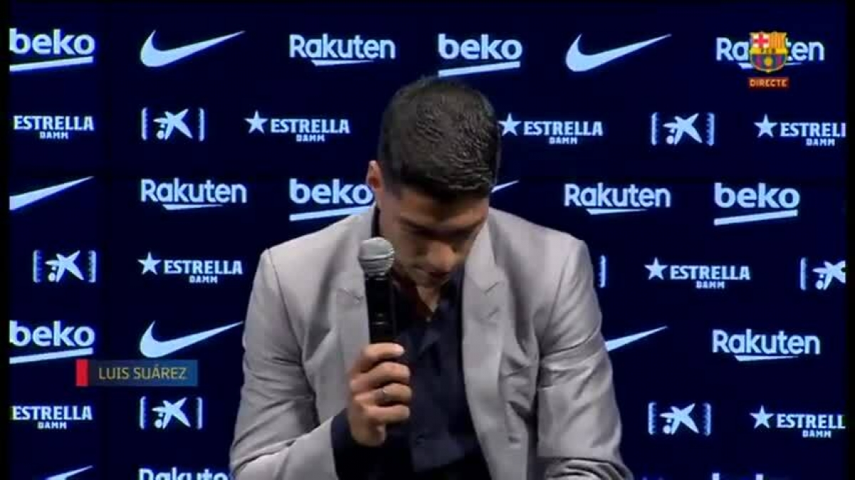 Luis Suarez nghẹn ngào chia sẻ trong cuộc họp báo chia tay rằng mình không muốn ra đi và đã nỗ lực thể hiện nhưng chẳng thể thuyết phục HLV Ronald Koeman.