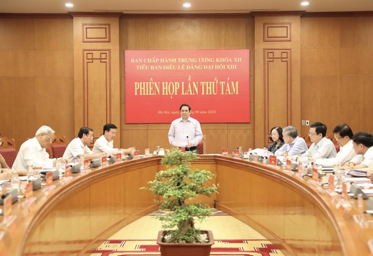 Ông Phạm Minh Chính chủ trì phiên họp thứ 8 của Tiểu ban Điều lệ Đảng Đại hội XIII. (Ảnh: xaydungdang.org.vn)