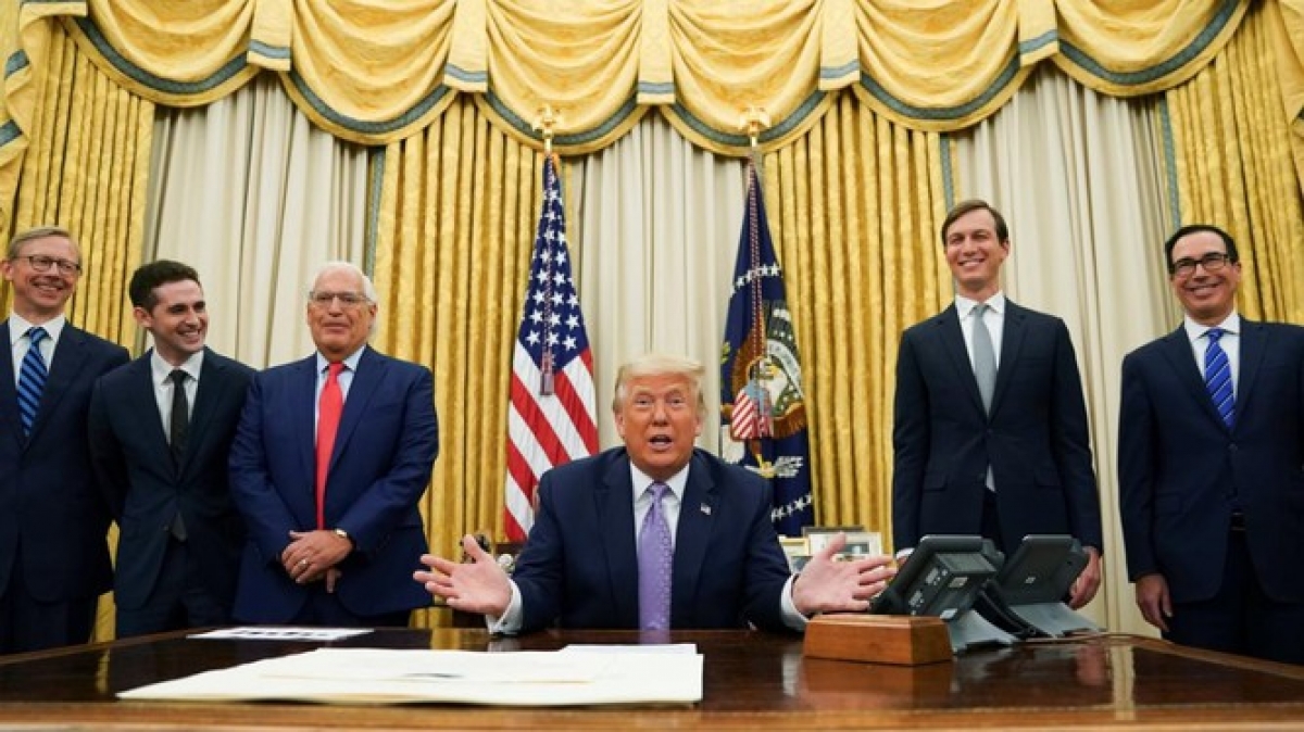 Tổng thống Mỹ Donald Trump tuyên bố về thỏa thuận lịch sử giữa Israel và UAE tại Nhà Trắng (Ảnh: Reuters).