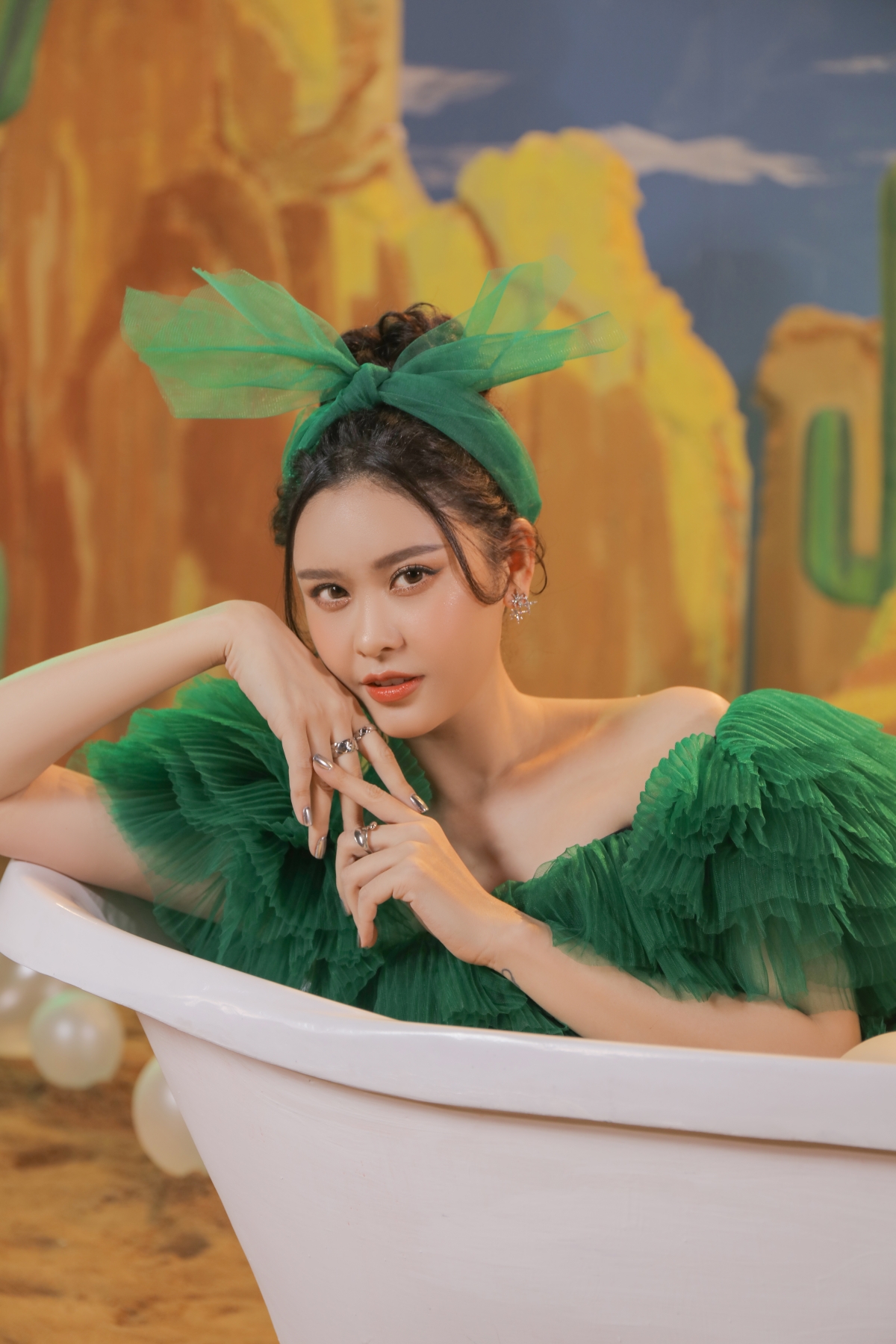 Trương Quỳnh Anh bất ngờ gặp tai nạn khi quay MV mới.