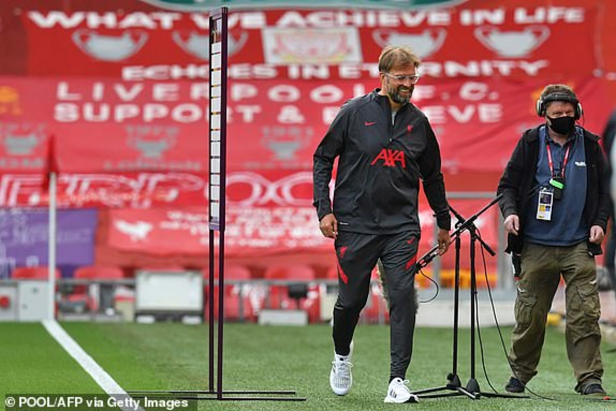 HLV Jurgen Klopp cùng các học trò đã có mặt ở Anfield. (Ảnh: Getty).