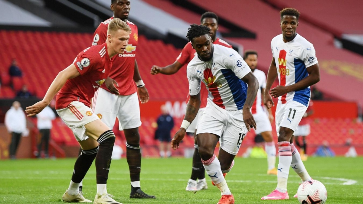 Crystal Palace lần thứ hai làm rung lưới MU nhưng bàn thắng không được công nhận. (Ảnh: Premier League).
