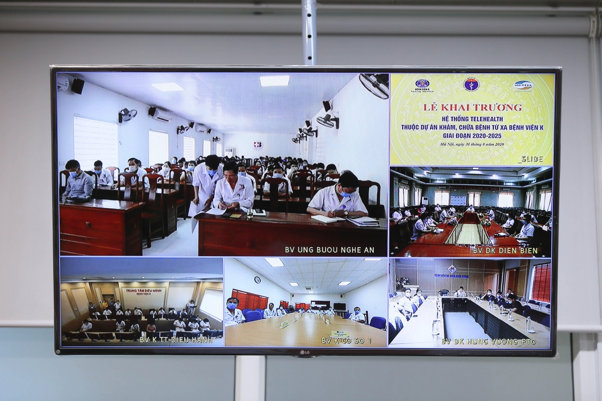Ngay trong Lễ khai trương Telehealth ngày 31/8, Bệnh viện K đã tiến hành hội chẩn một số ca bệnh khó, phức tạp đang điều trị tại Bệnh viện ung bướu Nghệ An và Bệnh viện đa khoa tỉnh Điện Biên.