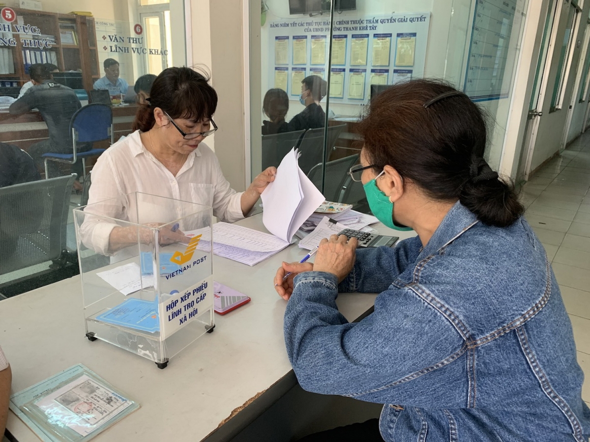 Chi hỗ trợ cho người bảo trợ xã hội tại quận Thanh Khê, TP Đà Nẵng.