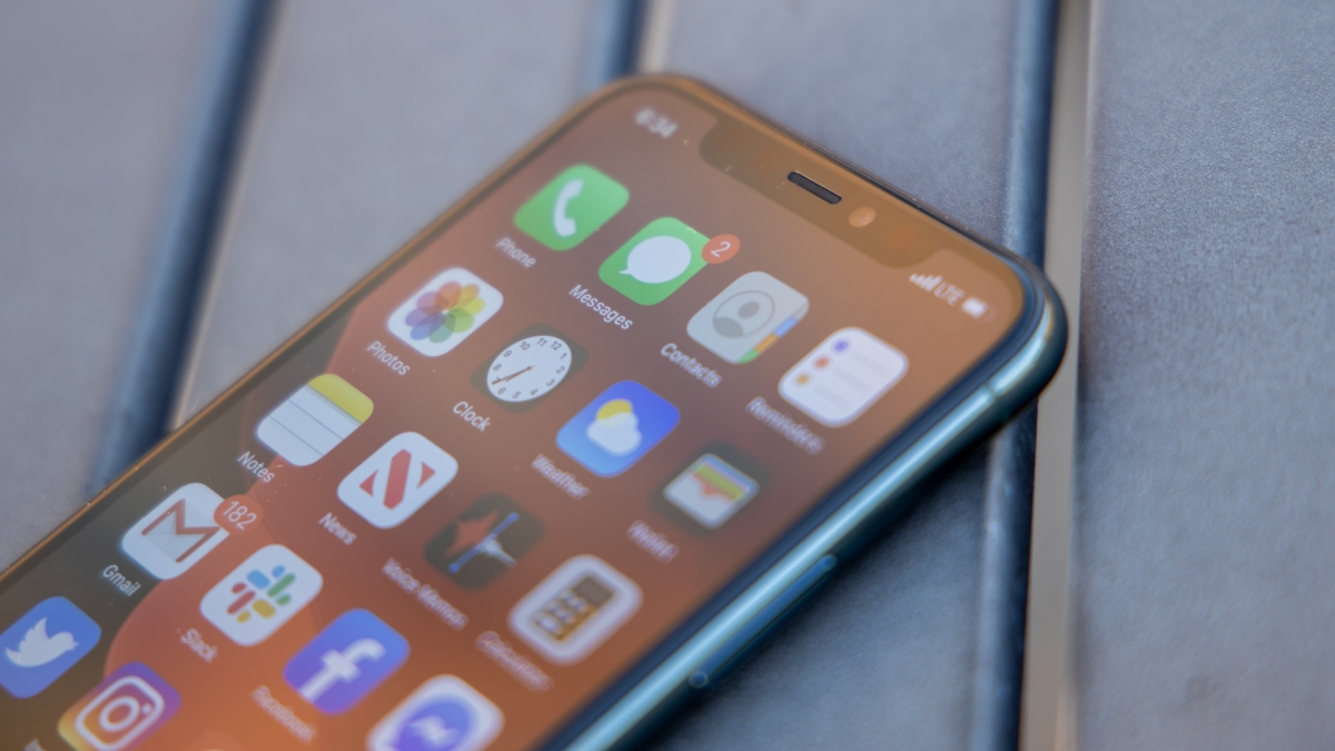iPhone 12 và 12 Pro đều có màn hình 6,1 inch được đánh giá là kích thước hợp lý.
