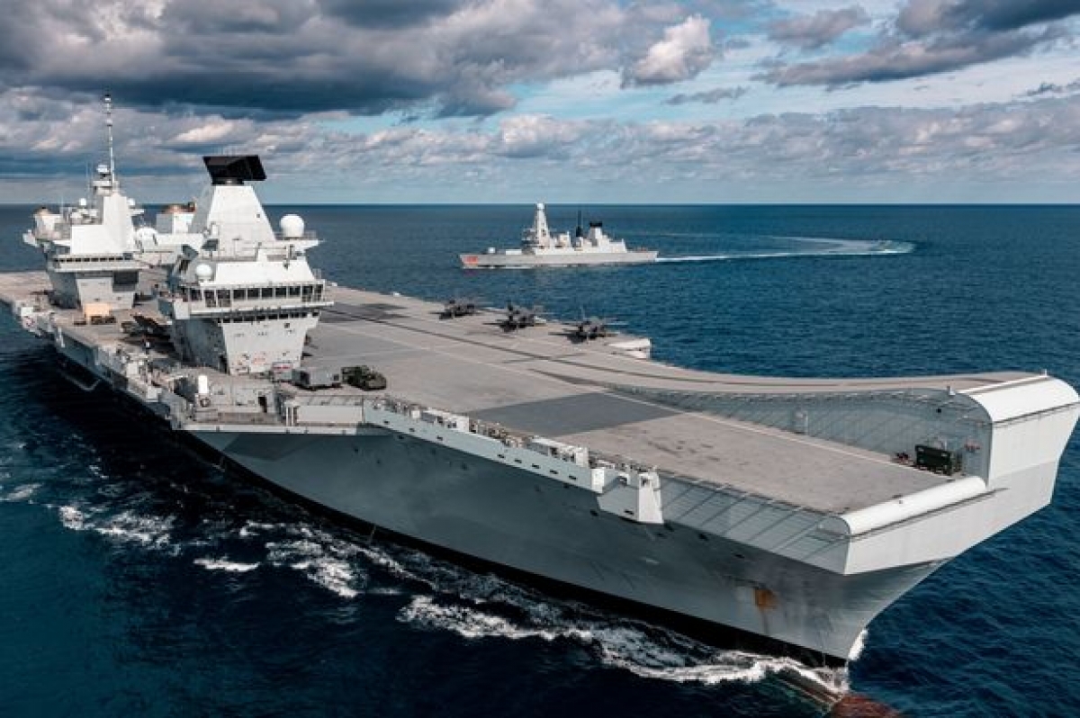 Tàu sân bay HMS Queen Elizabeth của Anh. Ảnh: Hamshirelive.news