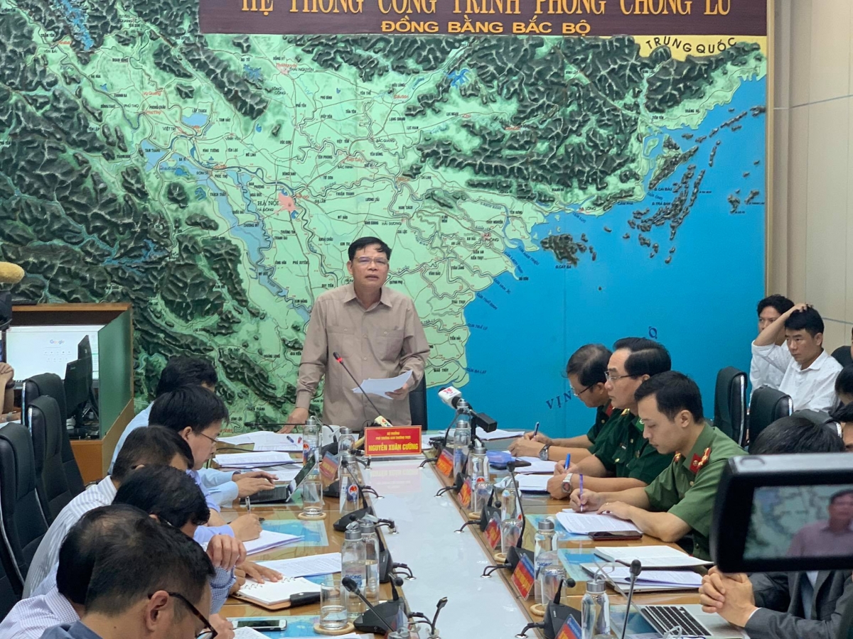 Toàn cảnh cuộc họp.