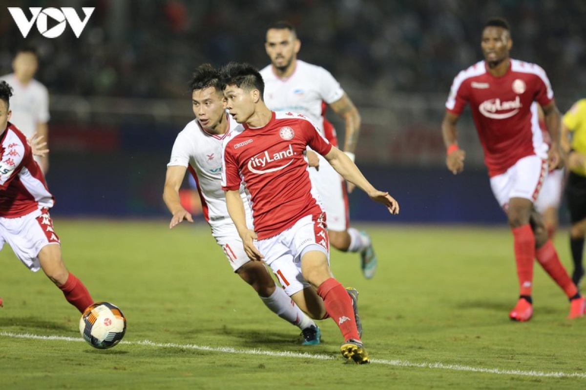 Ở trận đấu tại giai đoạn 1 giữa 2 đội, CLB TPHCM đã thắng đậm Viettel 3-0 trong ngày Công Phượng tỏa sáng với 1 bàn thắng và 1 pha kiến tạo. Tuy nhiên, anh không thi đấu hôm nay do bị chấn thương. (Ảnh: Minh Hoàng).