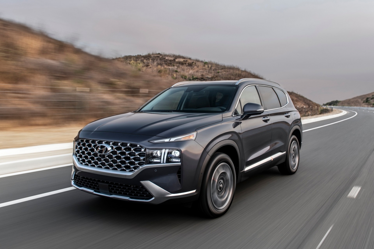 Hyundai Santa Fe 2021 có 4 loại động cơ tại Mỹ.
