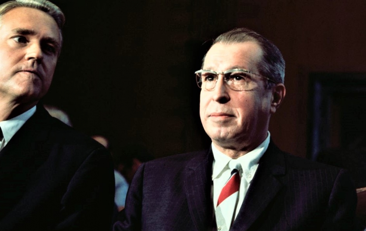 Clement F. Haynsworth (phải) được Tổng thống Nixon đề cử nhưng không được chuẩn thuận; Nguồn: History