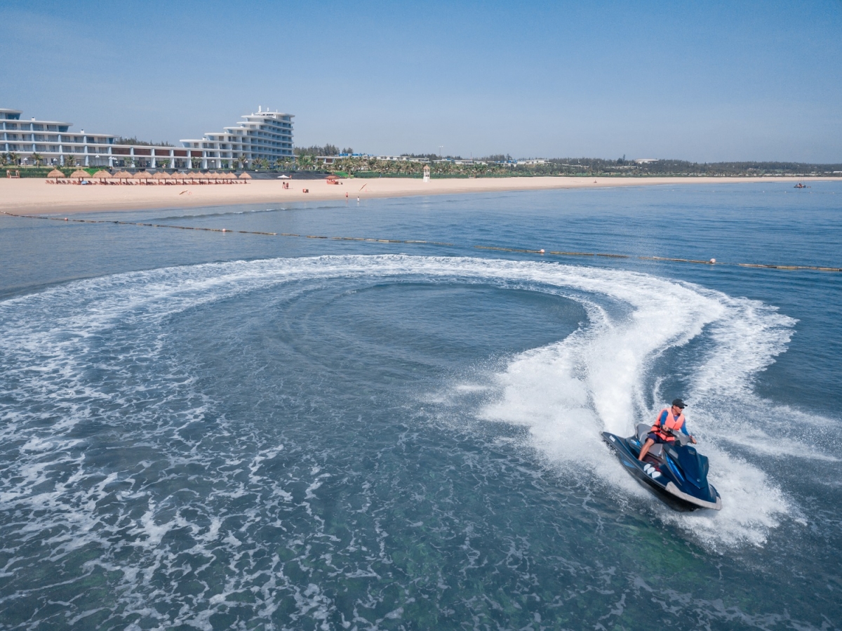 Đua mô tô nước jetski: trải nghiệm bộ môn thể theo đỉnh cao trên biển.