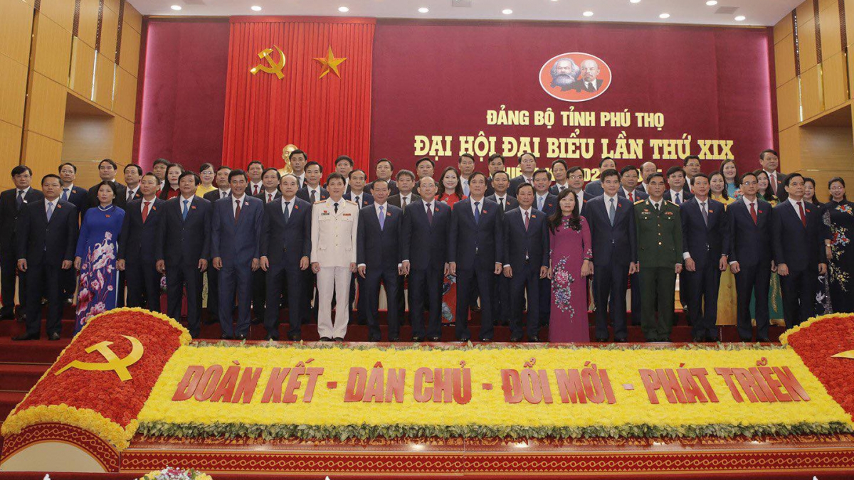 Ban Chấp hành Đảng bộ tỉnh lần thứ 19, nhiệm kỳ 2020 – 2025 ra mắt Đại hội