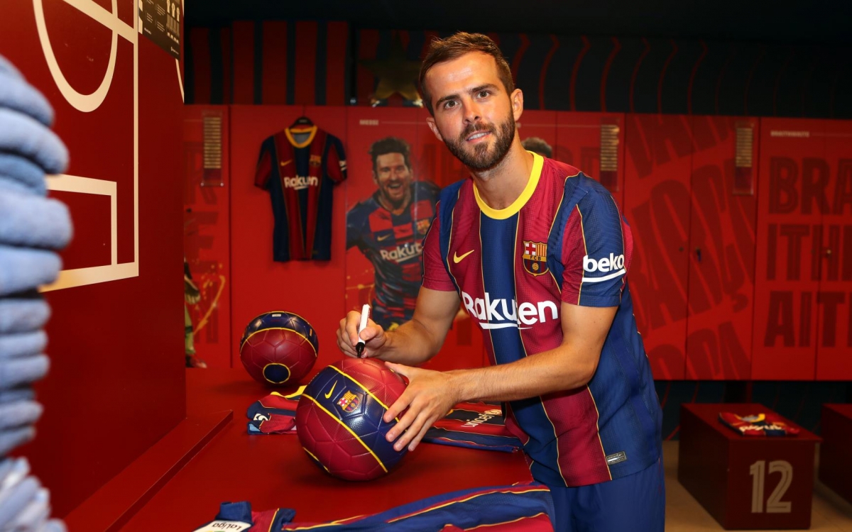 5. Miralem Pjanic từ Juventus chuyển tới Barca với giá 60 triệu Euro