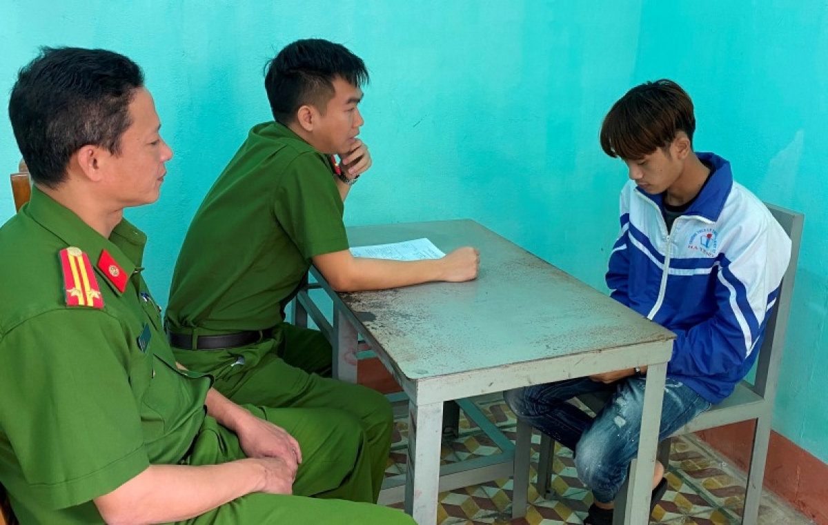 Đối tượng Vũ Tiến Long tại cơ quan công an.