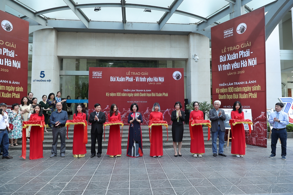 Triển lãm ảnh Bùi Xuân Phái - Trăm năm một tình yêu Hà Nội của Trần Chính Nghĩa và Triển lãm tranh của Bùi Xuân Phái và 2 thế hệ “vẽ Phái”.