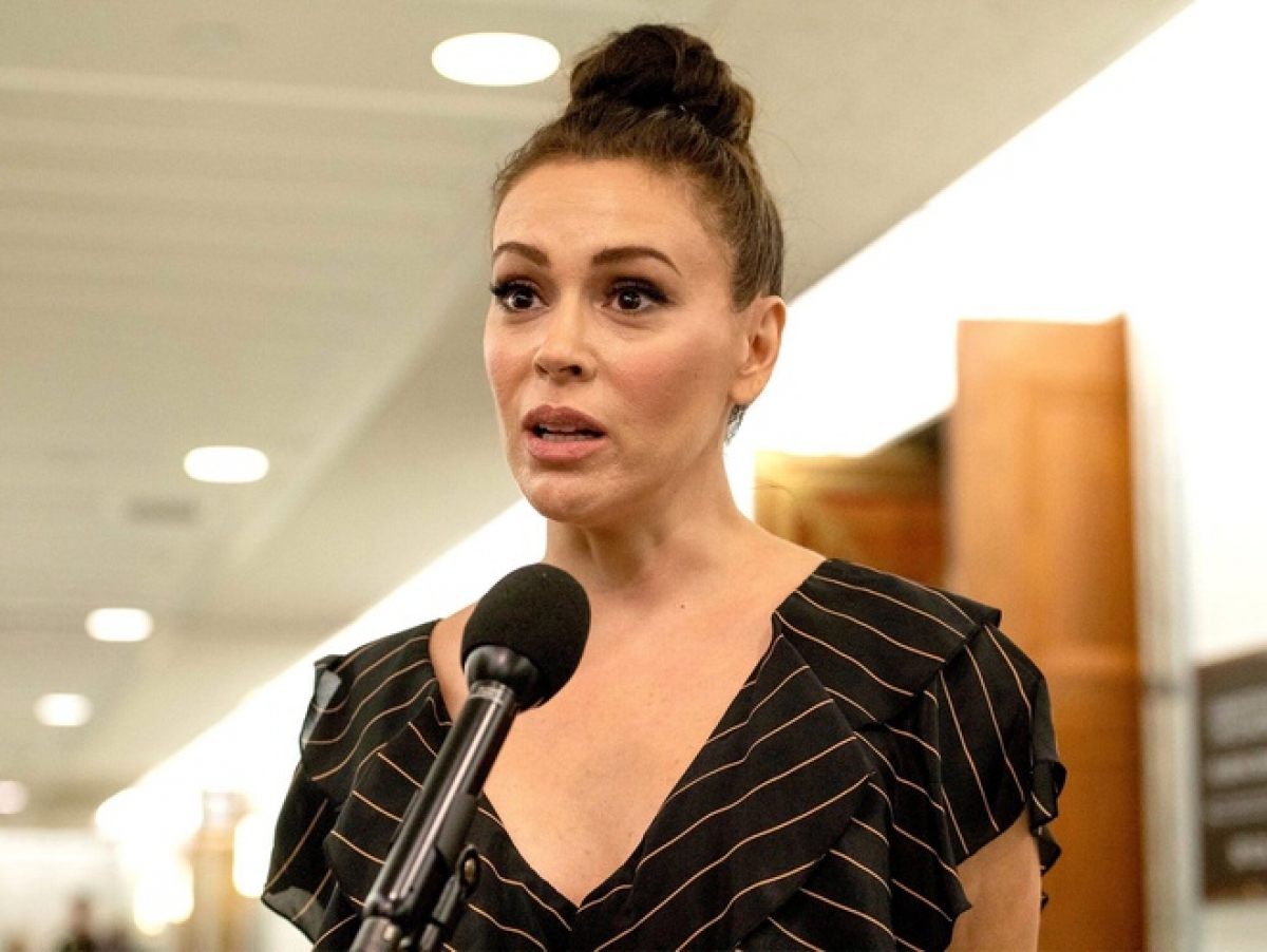 Alyssa Milano vẫn phải đối mặt với nhiều chứng bệnh sau khi khỏi Covid-19. Ảnh: People.
