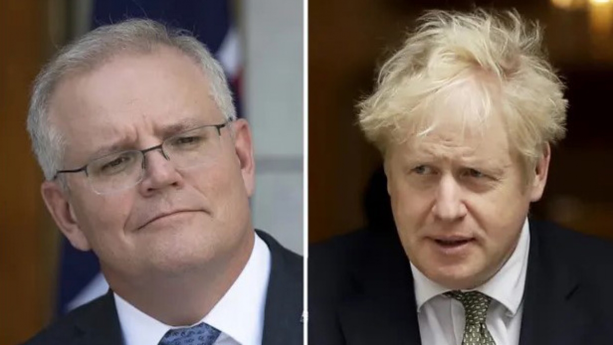Thủ tướng Anh Boris Johnson (phải) đã có cuộc điện đàm với Thủ tướng Australia Scott Morrison vào tối 27/10. Nguồn AP