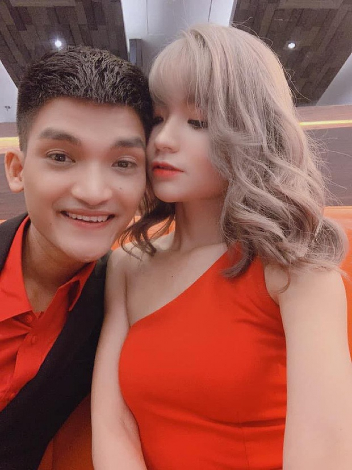 Mạc Văn Khoa và Thảo Vy đã yêu nhau được 5 năm, kể từ khi nam diễn viên hài còn chưa thành danh. Ảnh: Yan.vn