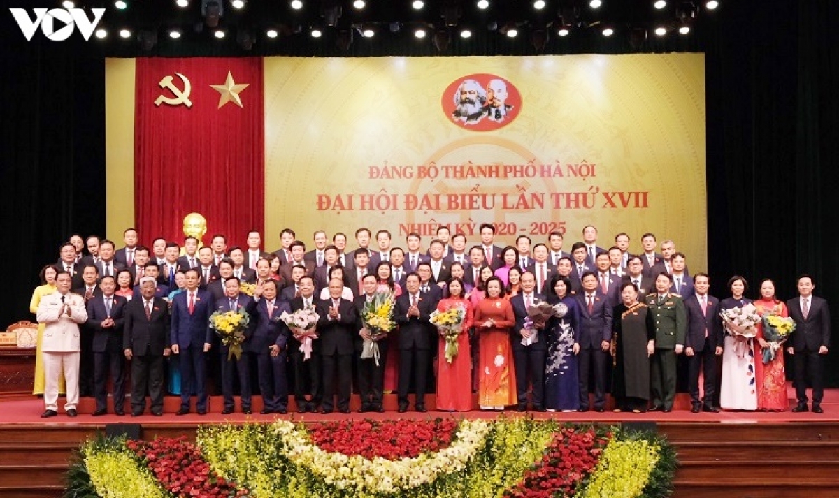 Ban Chấp hành Đảng bộ TP Hà Nội ra mắt Đại hội với 71 đồng chí.