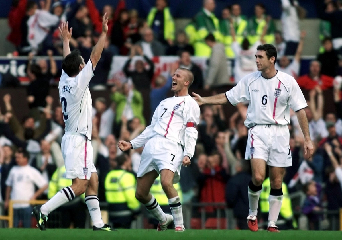 Siêu phẩm của David Beckham "cứu rỗi" ĐT Anh ngày này 19 năm trước. (Ảnh: Getty).
