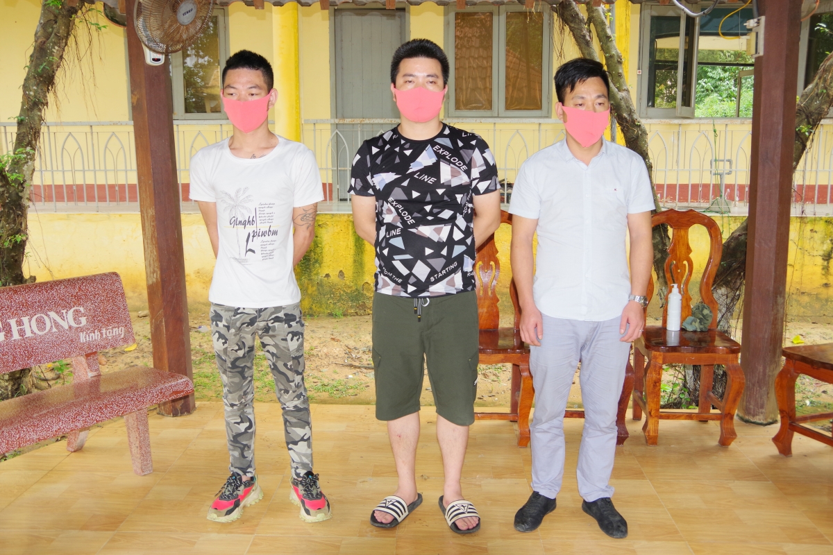 Ba đối tượng người Trung Quốc nhập cảnh trái phép - Ảnh Phú Quý