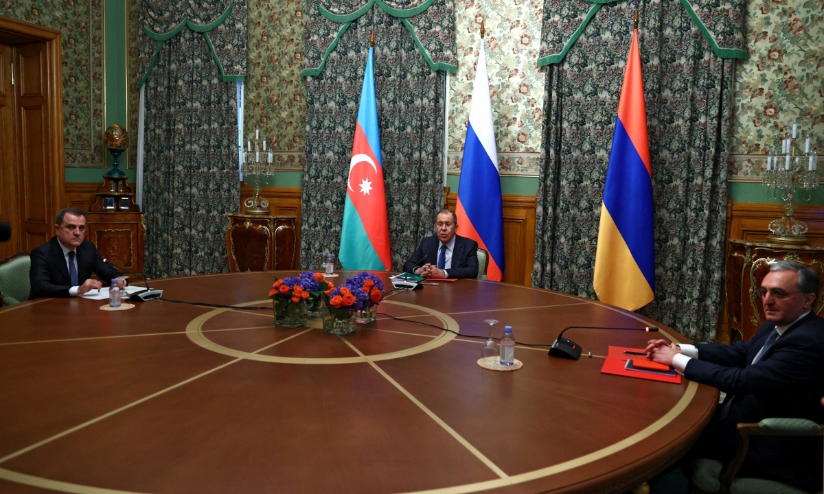 Đàm phán 3 bên gồm Nga, Azerbaijan và Armenia diễn ra ngày 9/10 tại thủ đô Moscow. Ảnh: Sputnik
