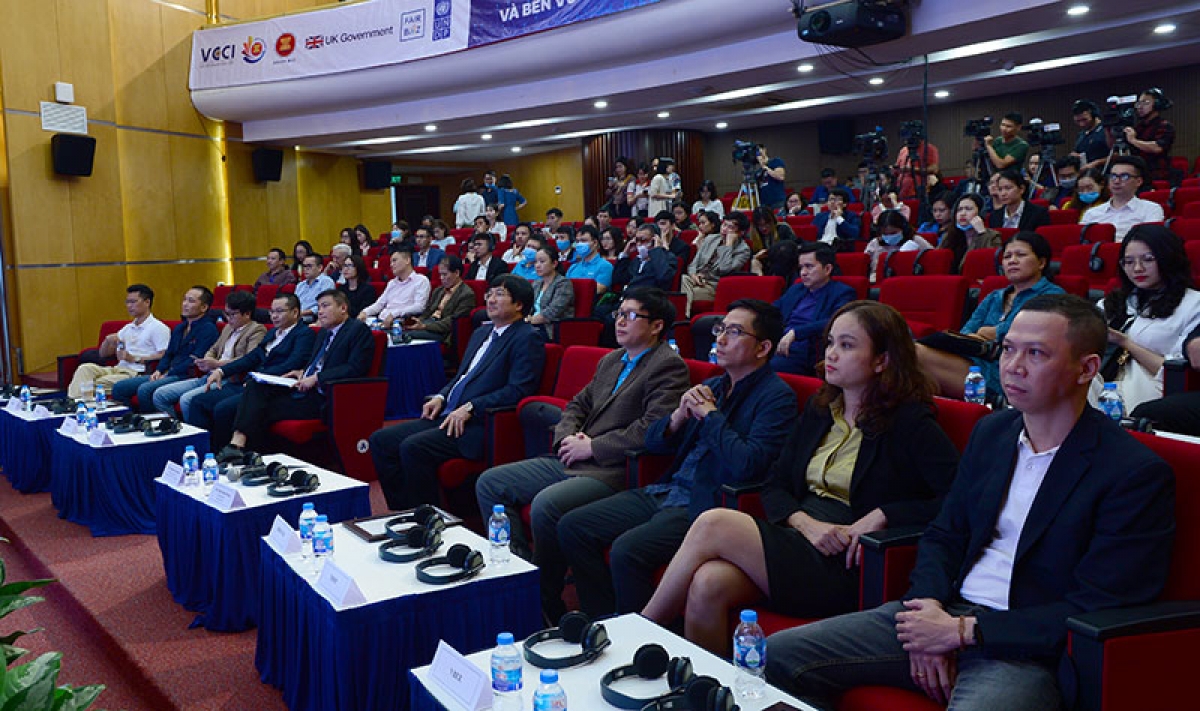 Toàn cảnh diễn đàn