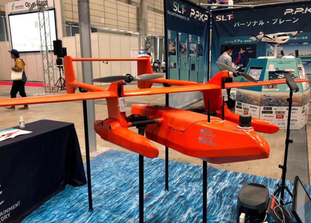 Máy bay không người lái 'HAMADORI', do Công ty Space Entertainment Laboratory của Nhật phát triển, trong một cuộc trưng bày tại tỉnh Chiba, Nhật ngày 30/9 - Ảnh: REUTERS