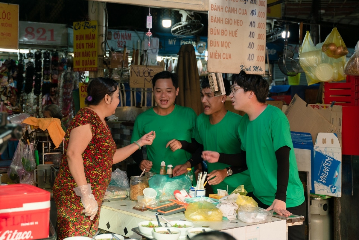 Lê Nhân, Mạc Văn Khoa và Phát La tham gia "Ẩm thực kỳ thú".