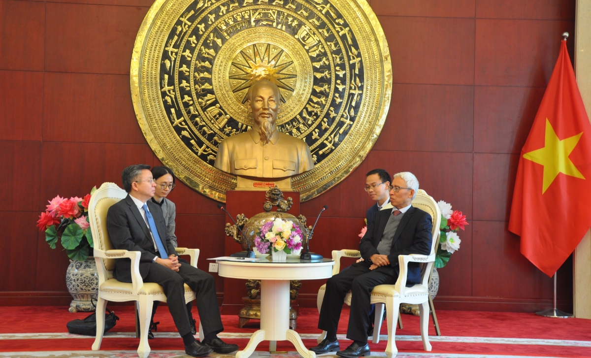 Đại sứ Việt Nam tại Trung Quốc Phạm Sao Mai tiếp Phó Thị trưởng thành phố Trùng Khánh - Lý Ba.