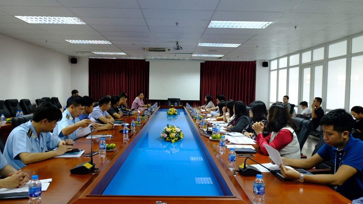 Đoàn công tác của Tổng cục Hải quan làm việc với các doanh nghiệp