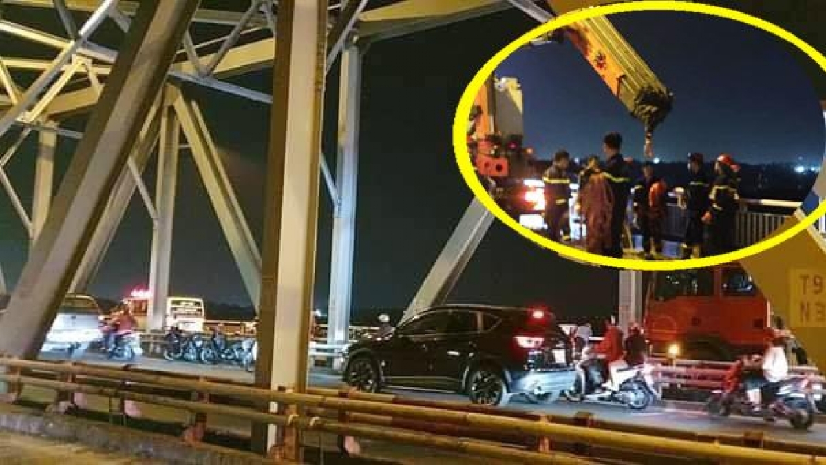 Lực lượng chức năng có mặt cứu nạn nhân.