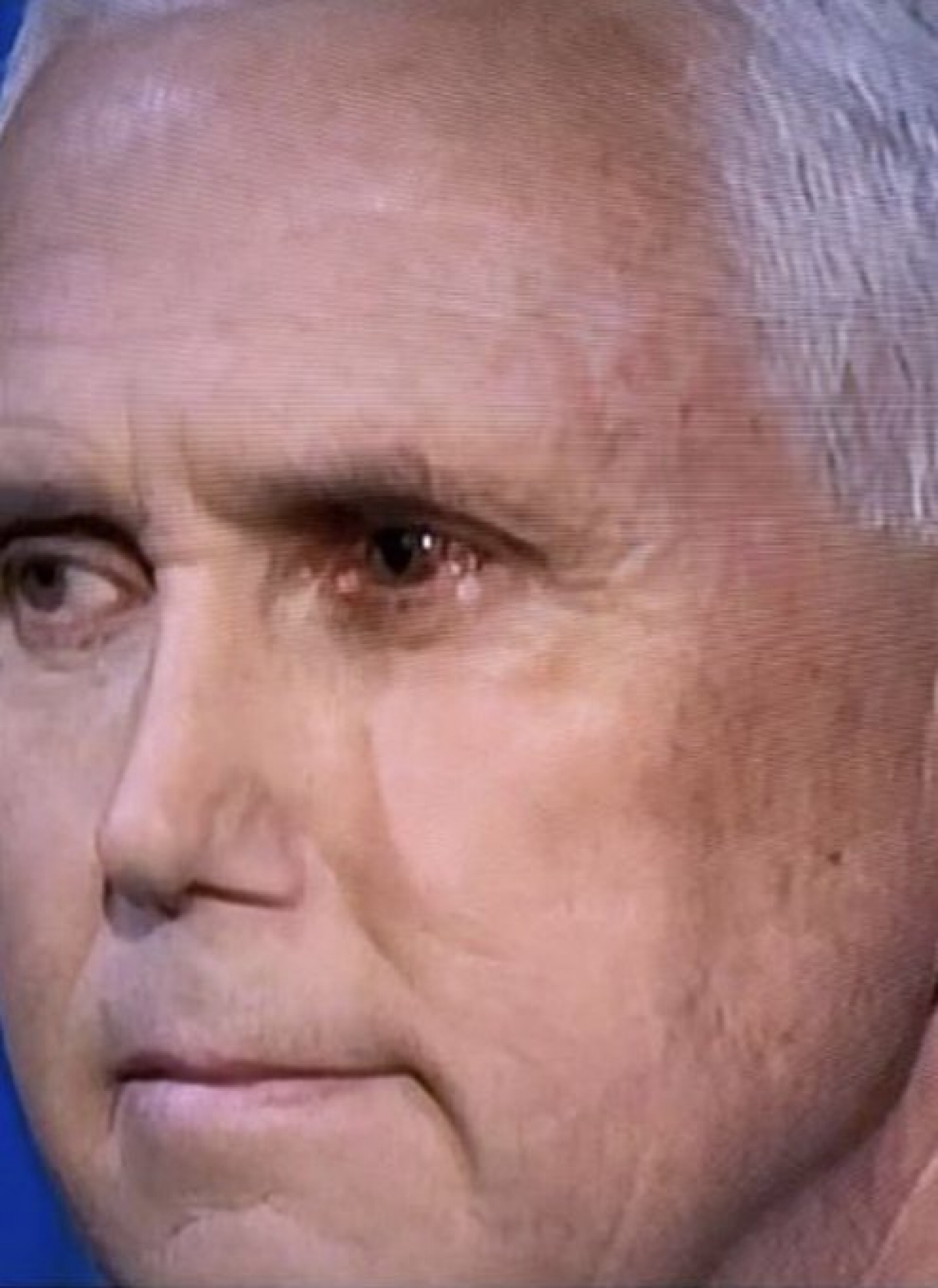 Ảnh cận cảnh mắt trái của Phó Tổng thống Mỹ Mike Pence. Nguồn: Twitter.