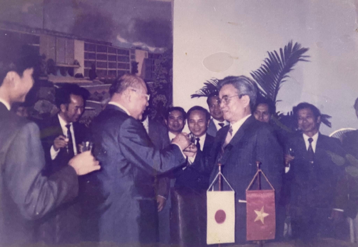  Kỹ sư Trần Tuấn Thanh ký kết văn bản hợp tác với hãng Si-rô-ky (Nhật Bản)
