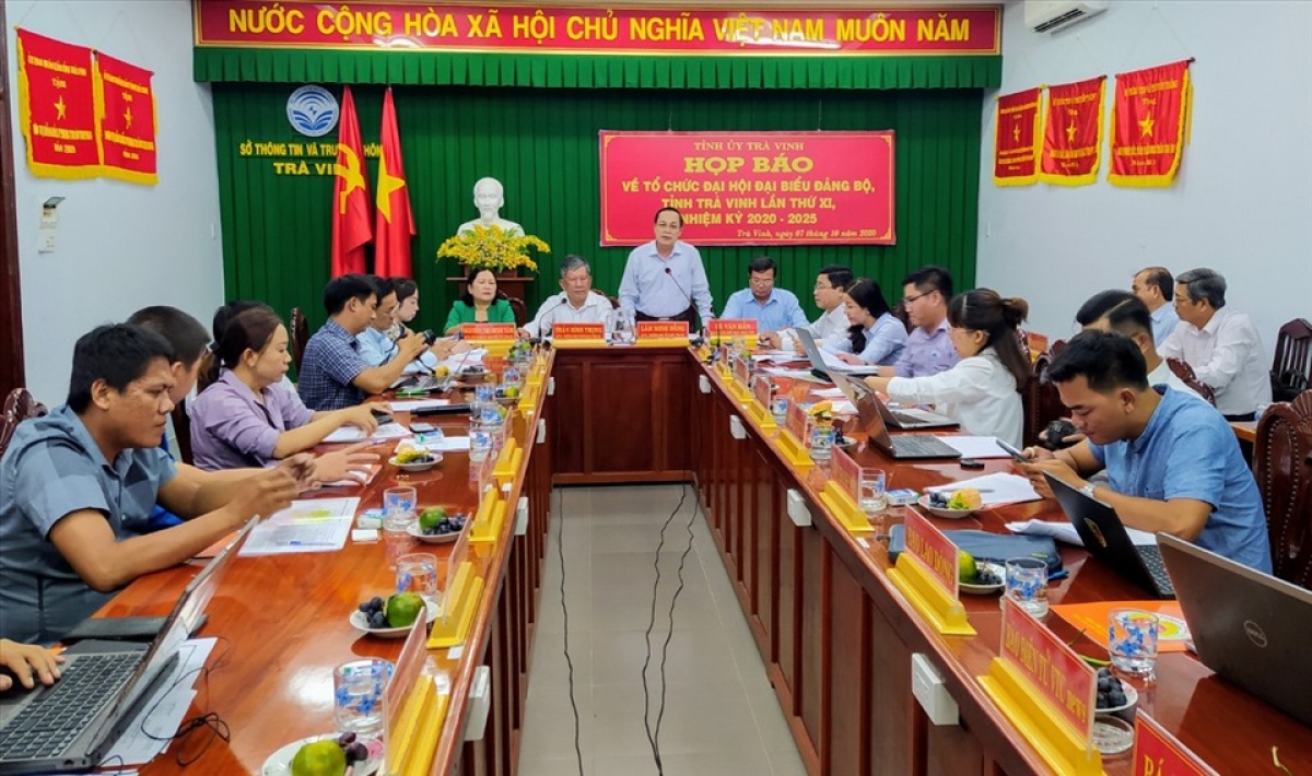 Quang cảnh buổi họp báo thông tin về Đại hội Đảng bộ tỉnh Trà Vinh. (Ảnh: TR.L./Lao động)