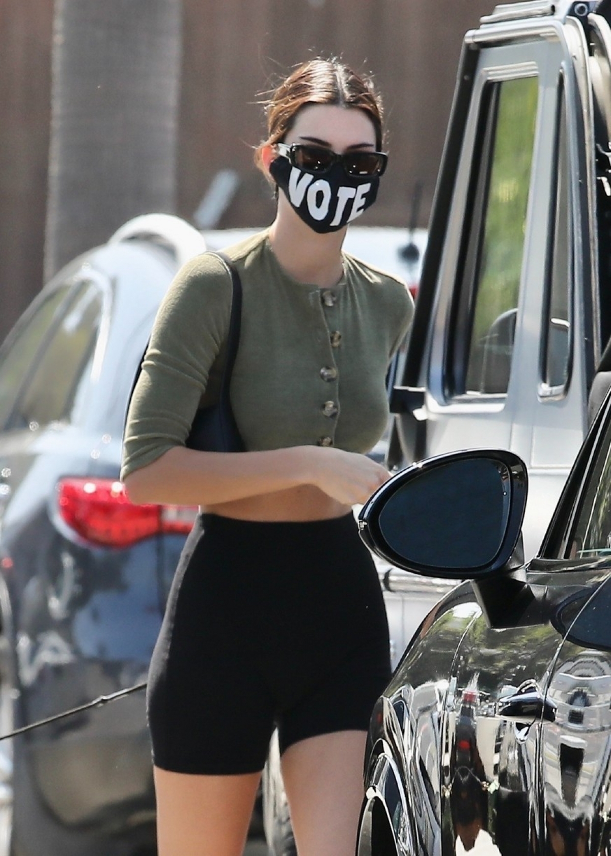 Kendall Jenner và Devin Booker được cho là chính thức hẹn hò từ tháng 4.