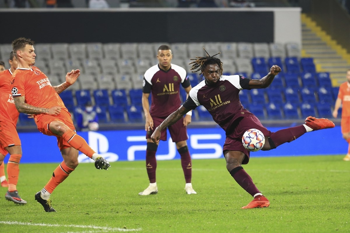Moise Kean ghi cú đúp giúp PSG vượt khó trên đất Thổ Nhĩ Kỳ. (Ảnh: NTV).