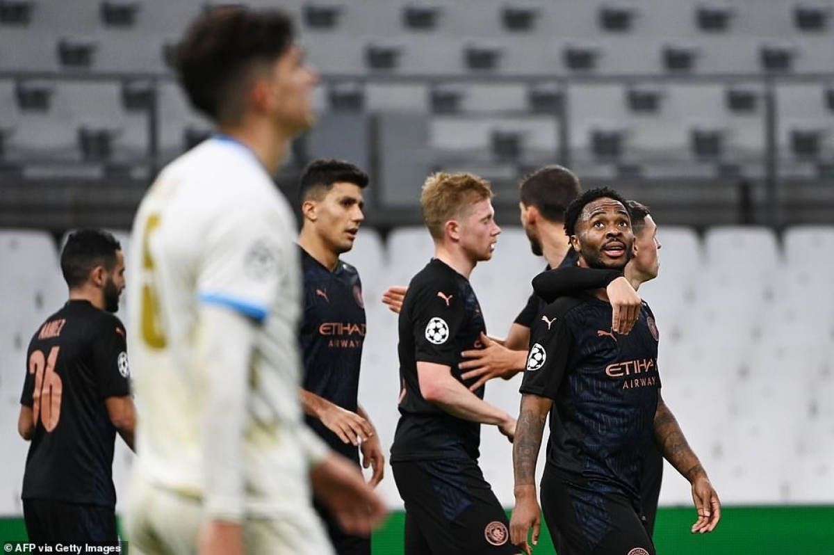 Sterling ghi 1 bàn thắng, 1 kiến tạo (Ảnh: Getty).