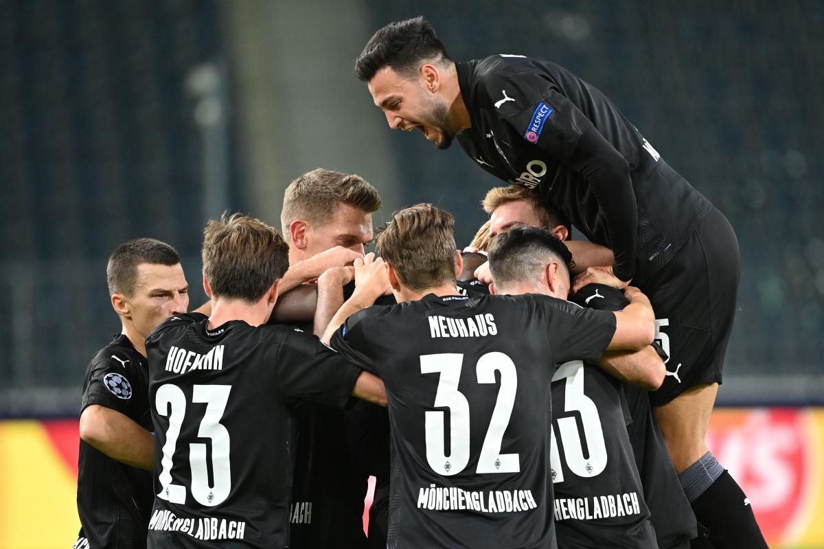Monchengladbach chơi phòng ngự phản công rất hay trước Real Madrid (Ảnh: Getty).