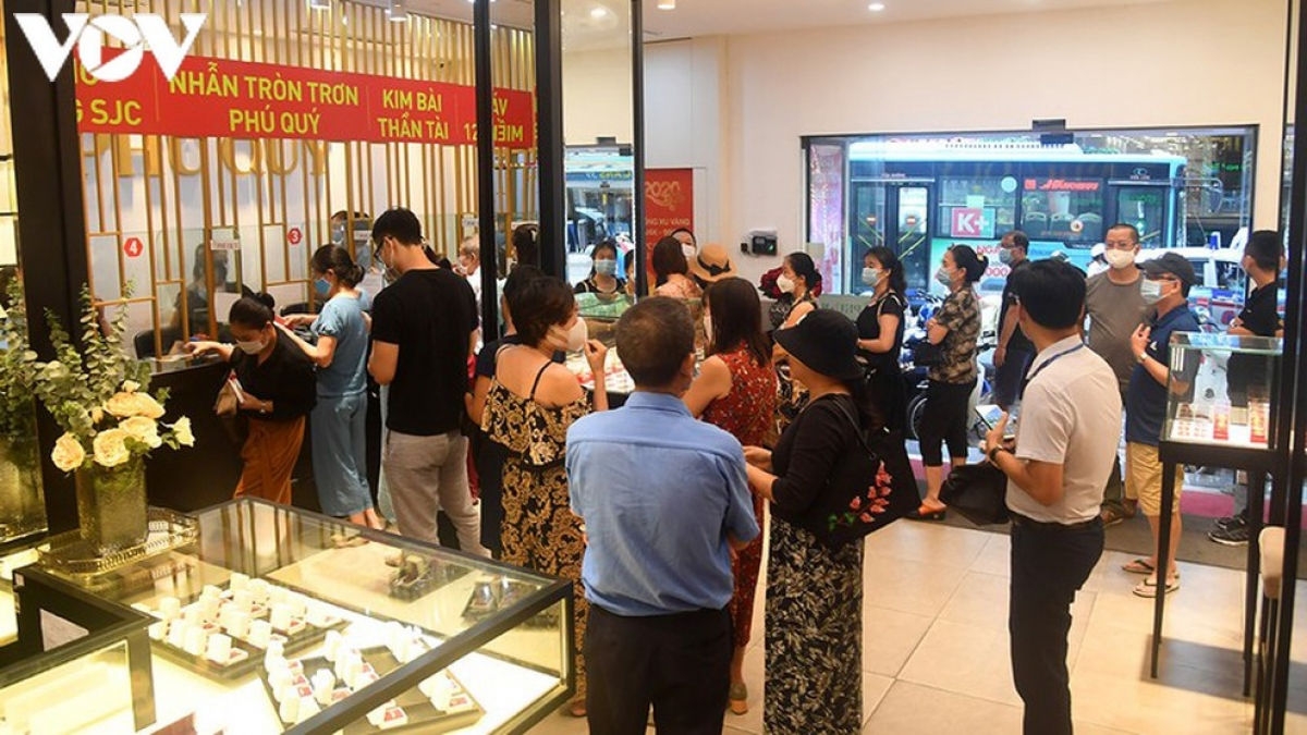 Giá vàng tăng nhẹ sau phiên giảm mạnh sáng 8/10.