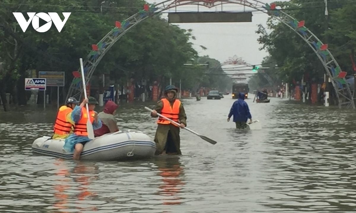 Bão lũ miền Trung