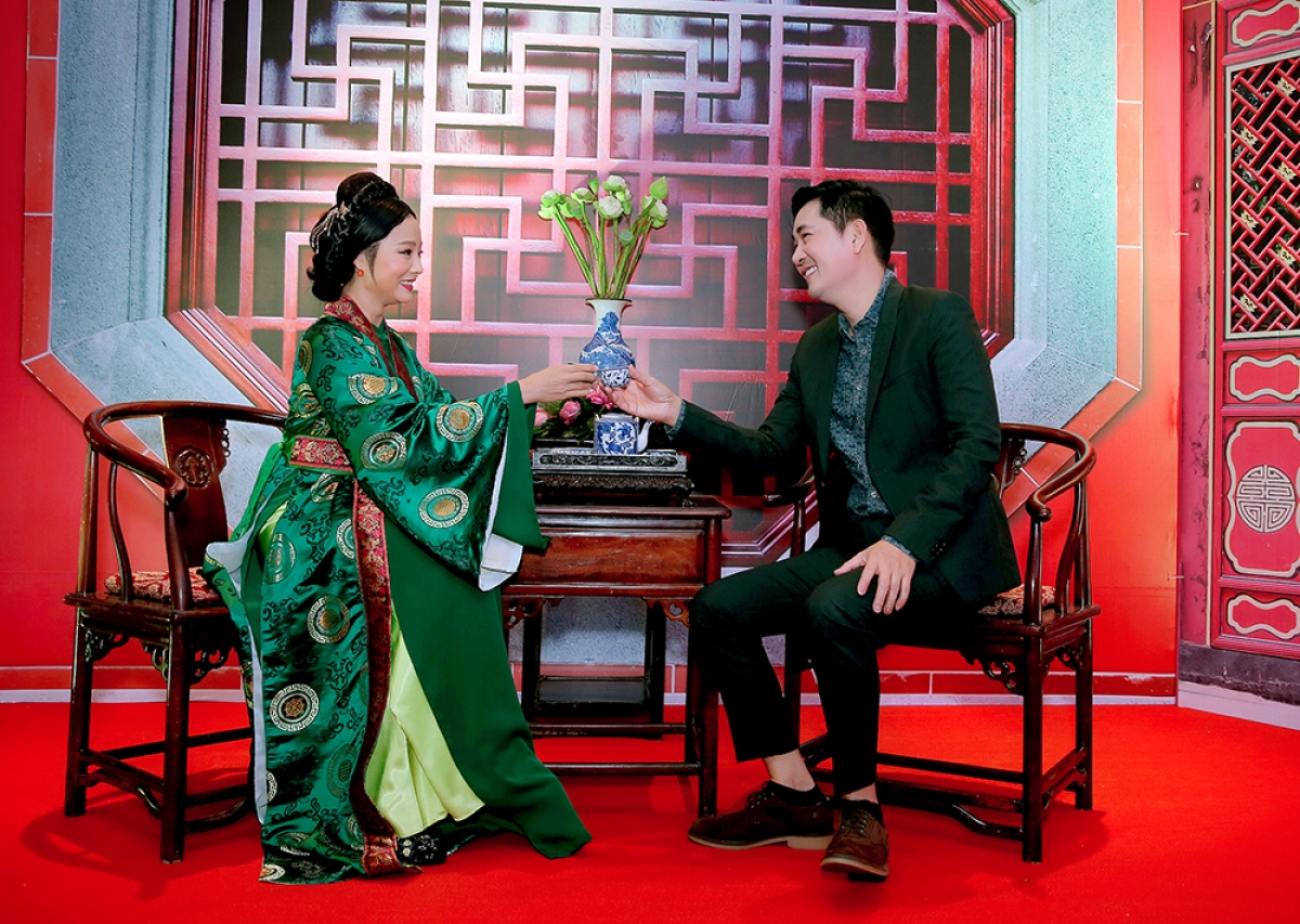 Tại sự kiện, Mỹ Duyên vui mừng khi gặp lại đạo diễn Lê Minh sau một thời gian dài do dịch Covid-19. Từng tham gia khá nhiều bộ phim do Lê Minh làm đạo diễn, Mỹ Duyên chia sẻ, cô hoàn toàn tin tưởng vào người bạn của mình nên mới nhận lời trong dự án này.