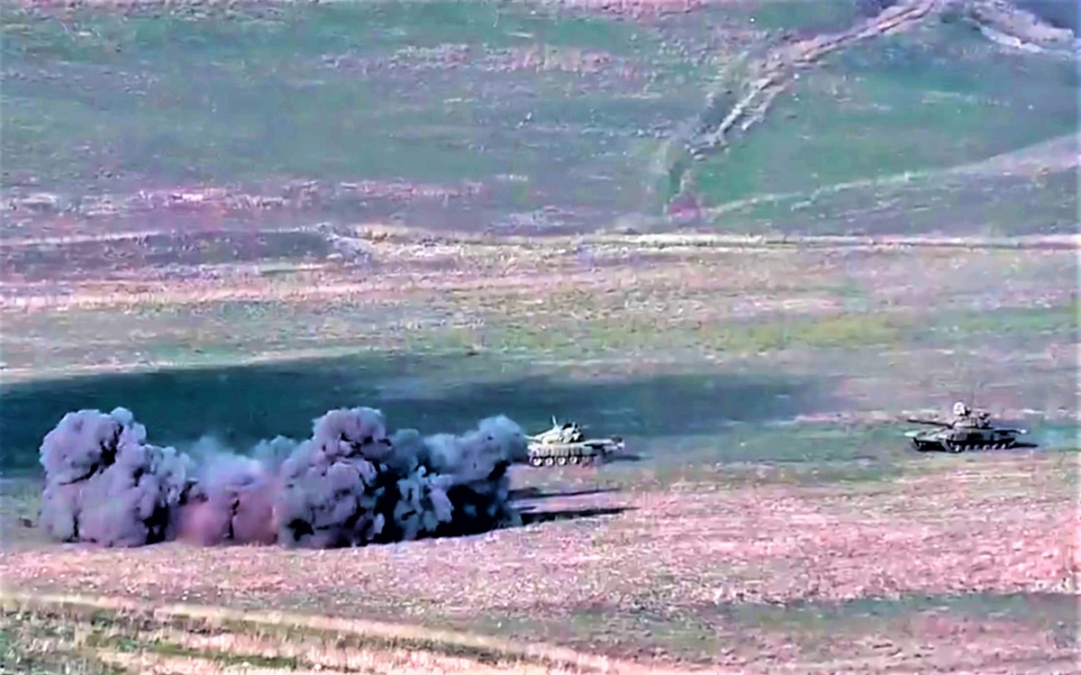 Xung đột Nagorno-Karabakh một lần nữa làm dấy lên tranh luận về vai trò của lực lượng tăng thiết giáp trong chiến tranh hiện đại; Nguồn: news.yahoo.com