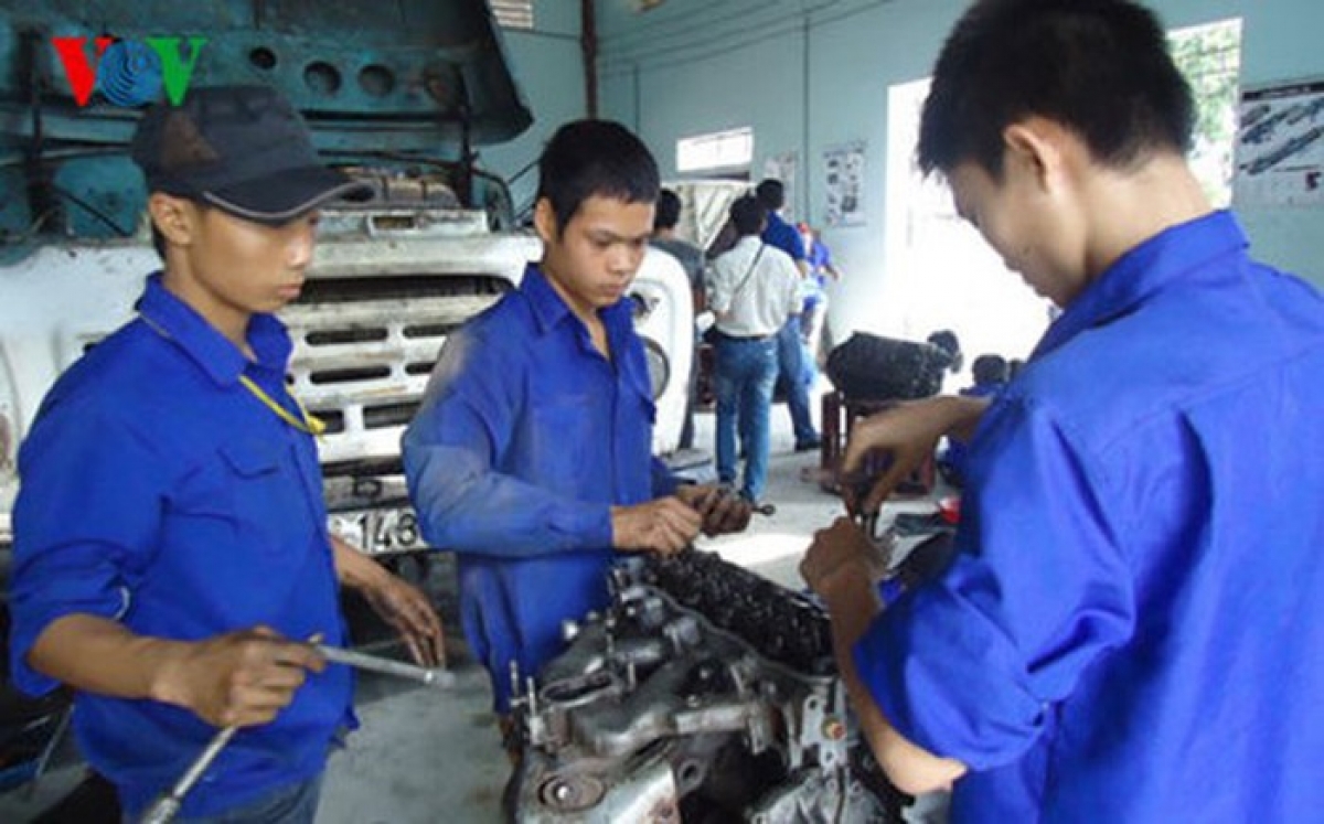 Cần có những định hướng tốt cho các em học sinh trong việc chọn nghề nghiệp.