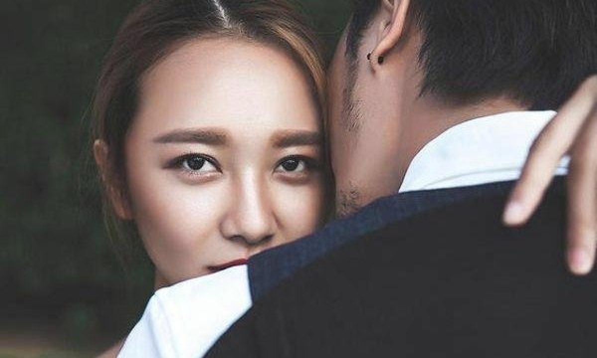 Cô có nên lựa chọn trở thành người tình của sếp và ly hôn chồng? (Ảnh minh họa/Internet)