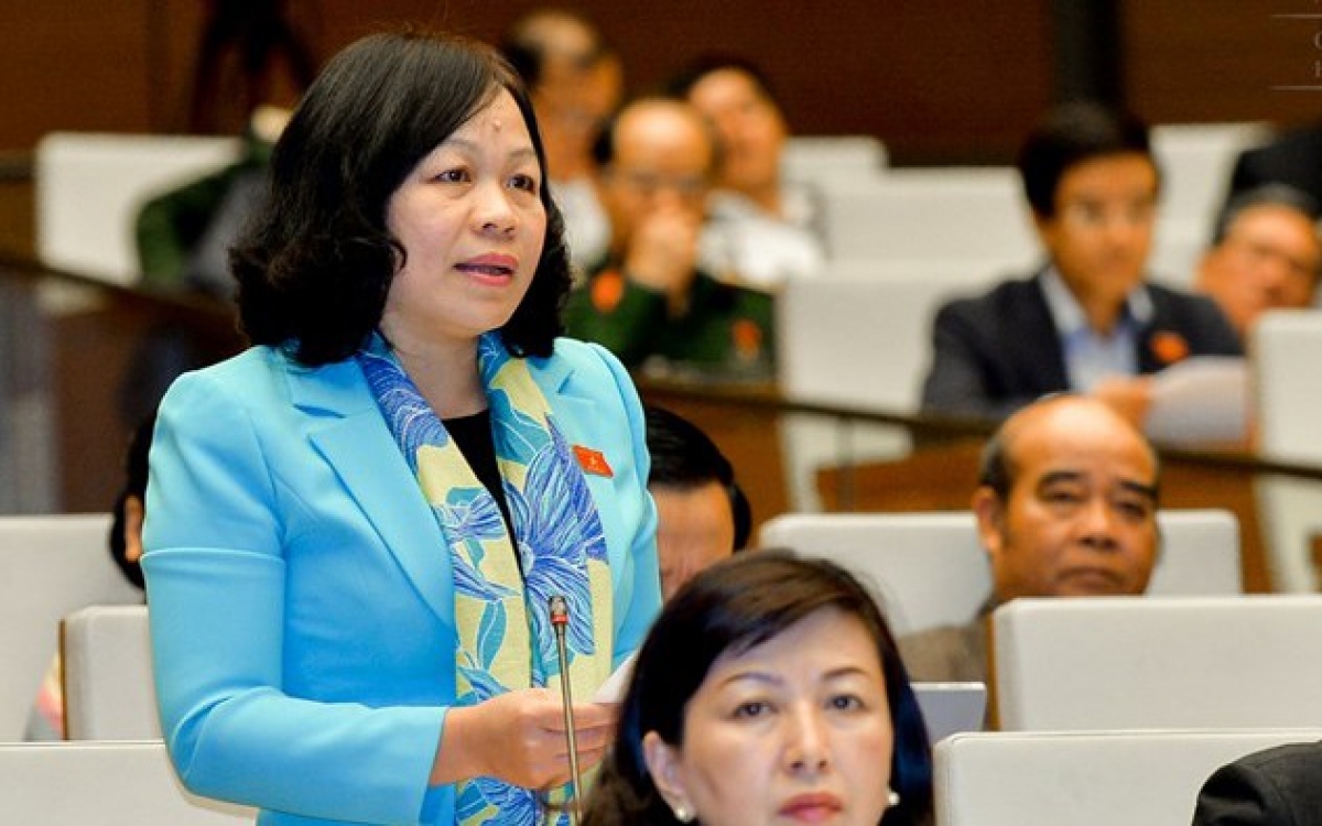 Đại biểu Nguyễn Thị Mai Hoa, Ủy viên Thường trực Ủy ban Văn hóa giáo dục, thanh niên, thiếu niên và nhi đồng của Quốc hội.