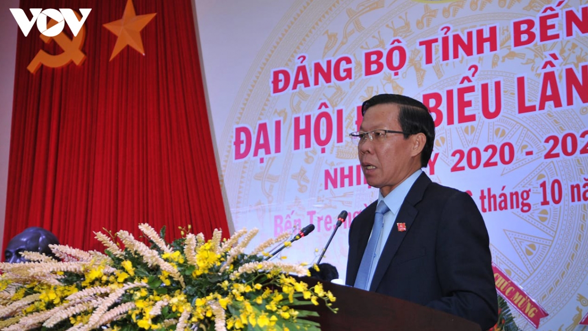 Ông Phan Văn Mãi Bí thư Tỉnh ủy Bến Tre phát biểu tại đại hội